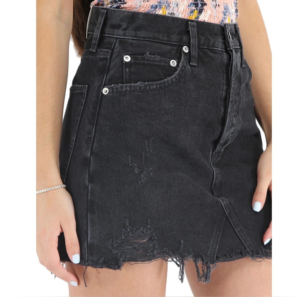 Agolde Quinn Distressed Denim Skirt Women’s Size 25 Mini Festival Frayed Black